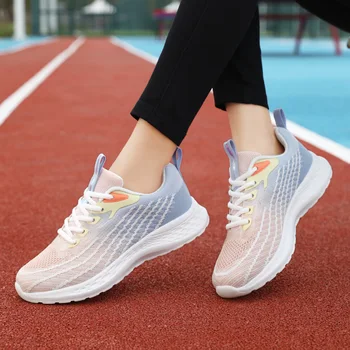 Дамски вулканизирани обувки 2023 Нови модни леки обувки за бягане за жени Дишаща пешеходна мрежа Открит Дамски маратонки