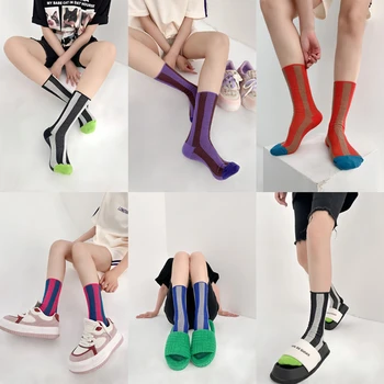 2023 Нова линия цвят съвпадение вертикални ивици тръба чорапи двойна игла двоен път дизайн мъже и жени памук спортни чорапи
