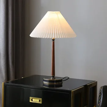 Nordic Ins Master Bedroom Bedside Lamp Living Room Study Simple and Light Luxury Retro French Pleated Table Lamp