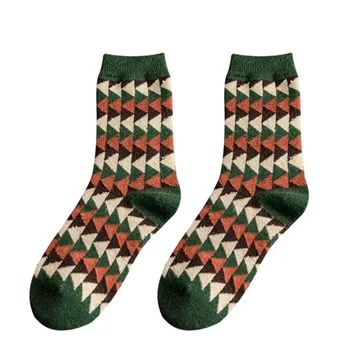 Дамски зелени есенни зимни чорапи Mid Tube удебелени руно вълнени чорапи диамантени карирани топли чорапи празнични чорапи